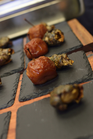 example of using fossil powder on an apple and Jerusalem artichoke